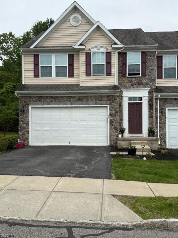 53 Washington Square Cir, Washington Boro, NJ 07882