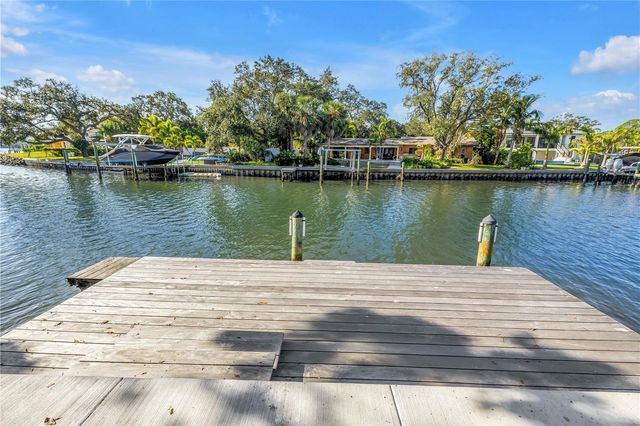 4811 PARADISE WAY S, St Petersburg, FL 33705