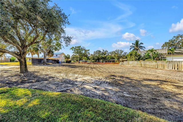 4811 PARADISE WAY S, St Petersburg, FL 33705