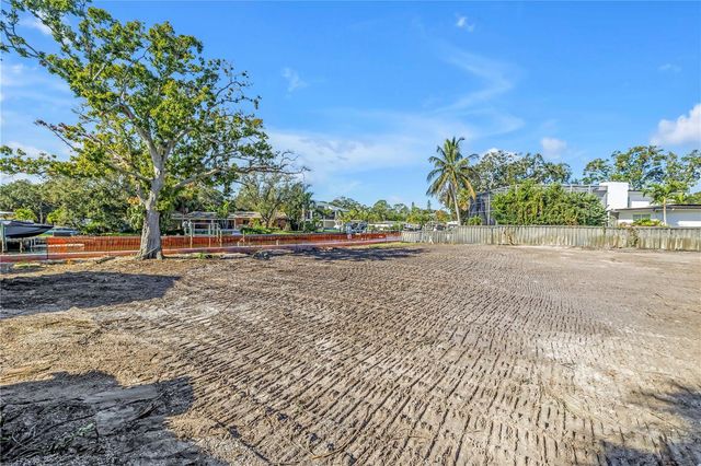 4811 PARADISE WAY S, St Petersburg, FL 33705