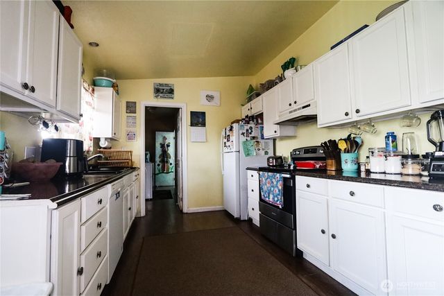 1207 W Perry Street, Aberdeen, WA 98520