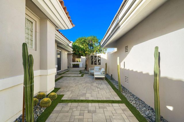 770 Deer Haven Circle, Palm Desert, CA 92211