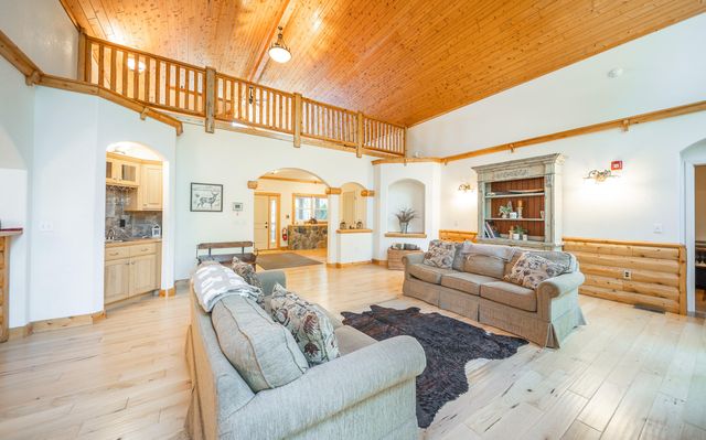 15270 Cedar Stone Dr, Eminence, MO 65466