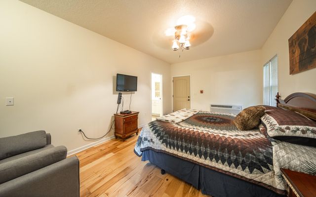 15270 Cedar Stone Dr, Eminence, MO 65466