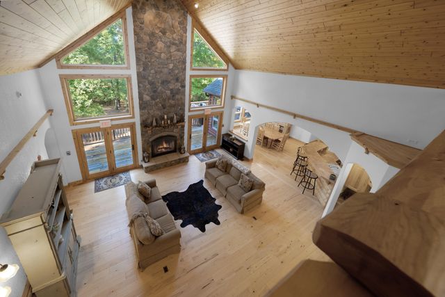 15270 Cedar Stone Dr, Eminence, MO 65466