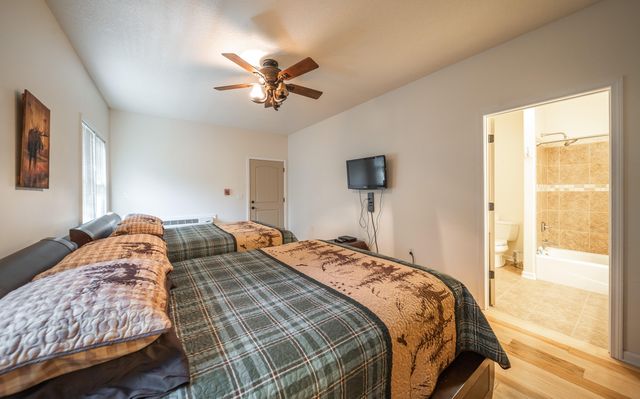 15270 Cedar Stone Dr, Eminence, MO 65466