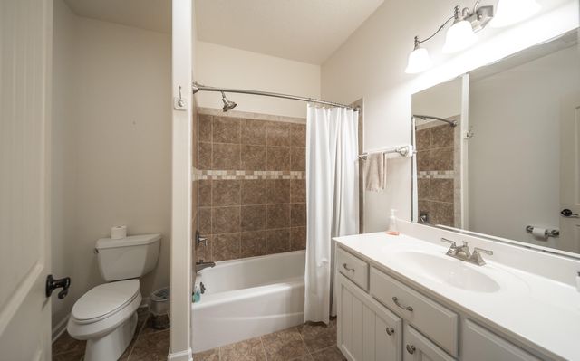 15270 Cedar Stone Dr, Eminence, MO 65466