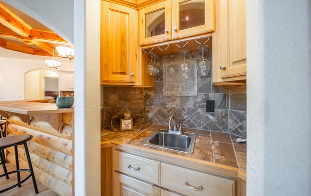 15270 Cedar Stone Dr, Eminence, MO 65466