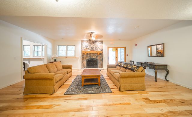 15270 Cedar Stone Dr, Eminence, MO 65466