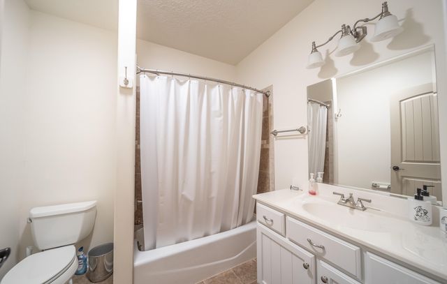 15270 Cedar Stone Dr, Eminence, MO 65466