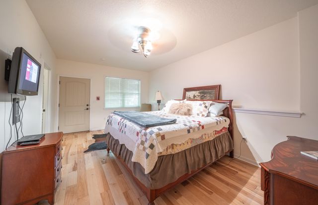 15270 Cedar Stone Dr, Eminence, MO 65466