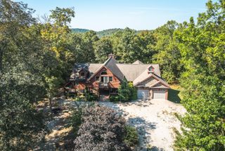 15270 Cedar Stone Dr, Eminence, MO 65466
