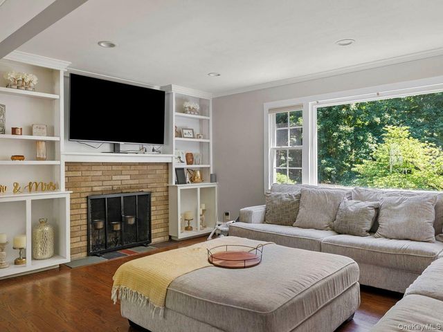5 Santa Anna Drive, Poughkeepsie, NY 12603