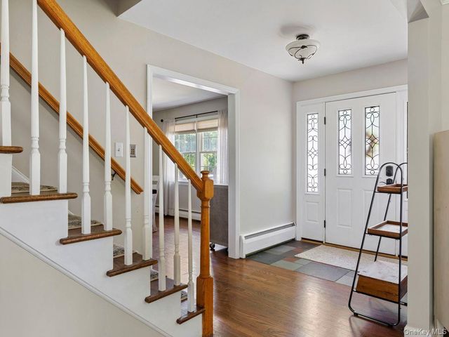 5 Santa Anna Drive, Poughkeepsie, NY 12603