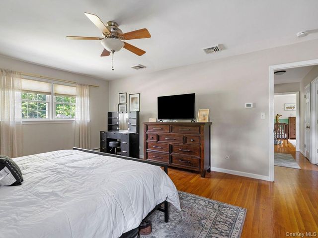 5 Santa Anna Drive, Poughkeepsie, NY 12603