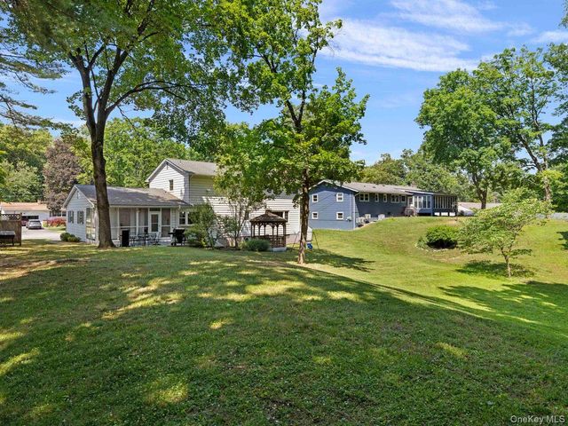 5 Santa Anna Drive, Poughkeepsie, NY 12603