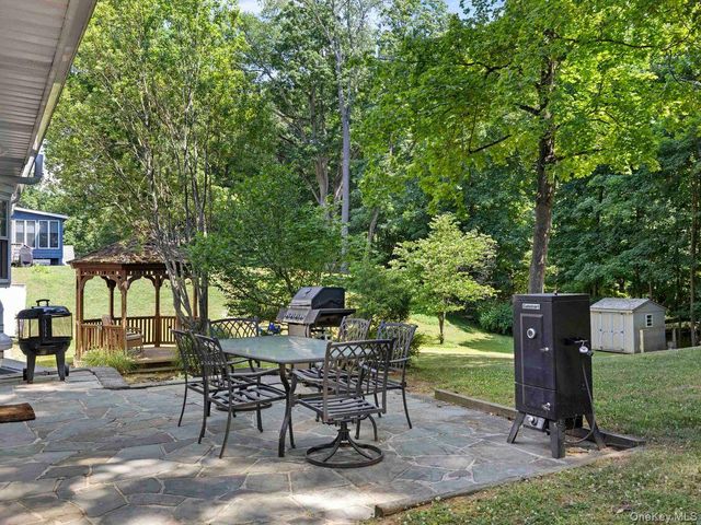 5 Santa Anna Drive, Poughkeepsie, NY 12603