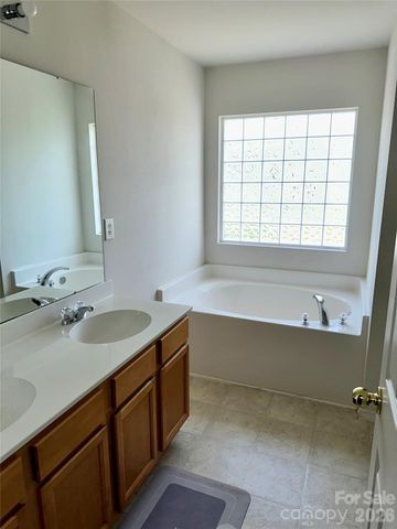 4722 Mortonhall Road, Charlotte, NC 28215