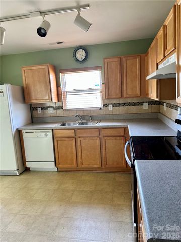 4722 Mortonhall Road, Charlotte, NC 28215