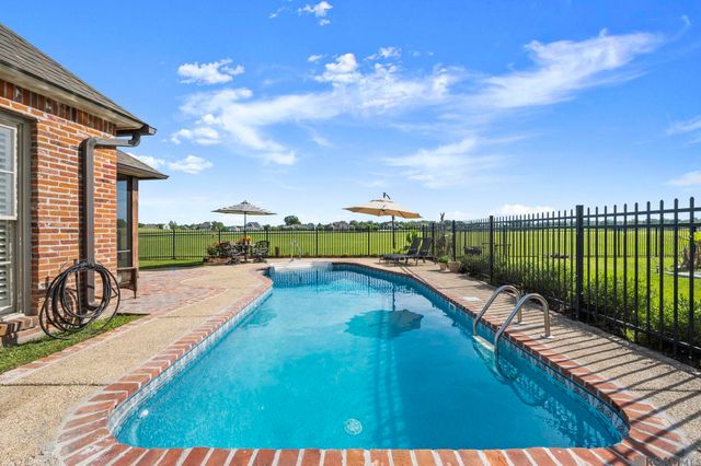 2315 S Turnberry Ave, Zachary, LA 70791