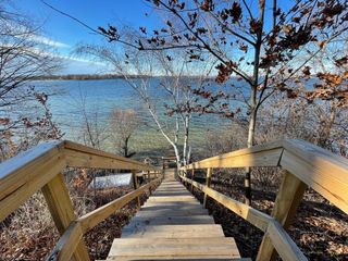 44 Peninsula Road, Dellwood, MN 55110
