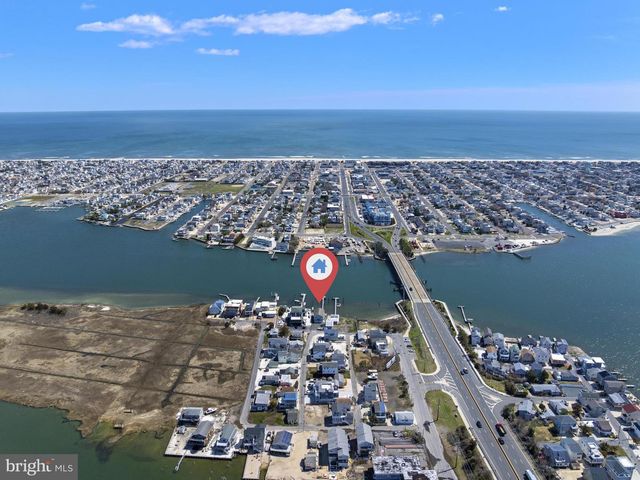 21 N BAY AVE, Manahawkin, NJ 08050