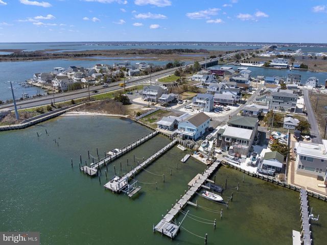 21 N BAY AVE, Manahawkin, NJ 08050