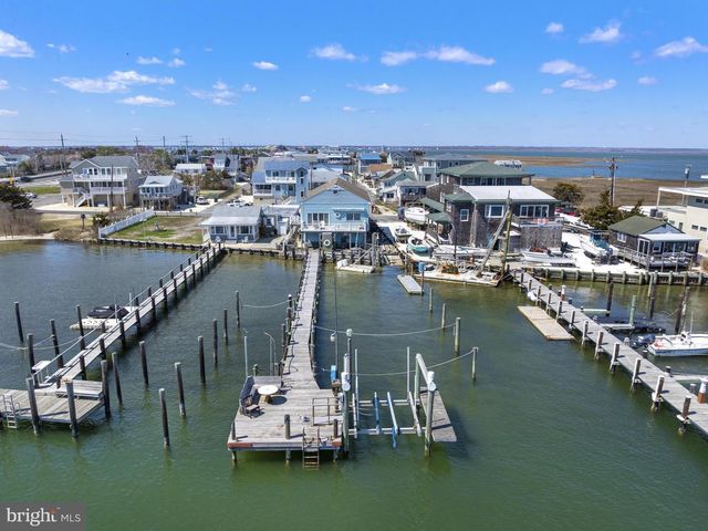 21 N BAY AVE, Manahawkin, NJ 08050