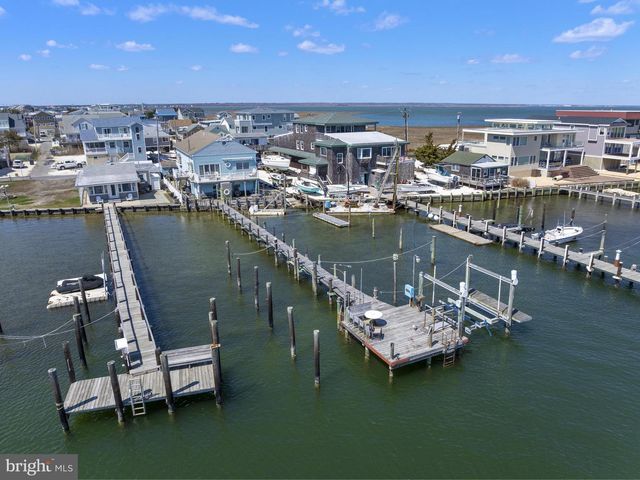 21 N BAY AVE, Manahawkin, NJ 08050