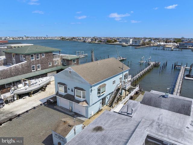 21 N BAY AVE, Manahawkin, NJ 08050