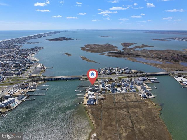 21 N BAY AVE, Manahawkin, NJ 08050