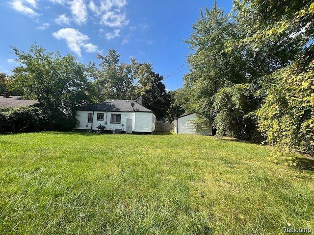 20760 Ridgedale Street, Oak Park, MI 48237