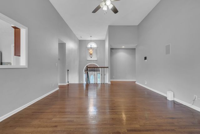 125 W Observatory Dr, Clarksville, TN 37040