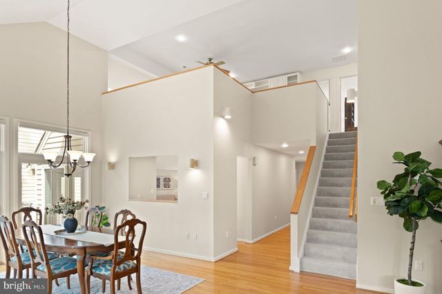 1424 BELCASTLE CT, Reston, VA 20194