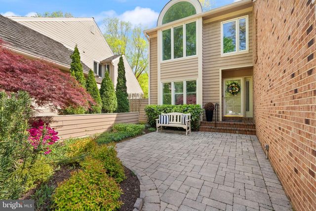 1424 BELCASTLE CT, Reston, VA 20194