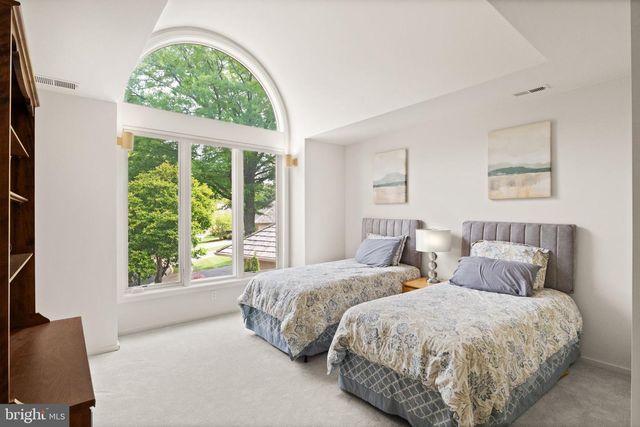1424 BELCASTLE CT, Reston, VA 20194