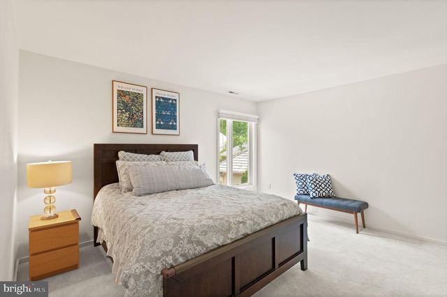 1424 BELCASTLE CT, Reston, VA 20194