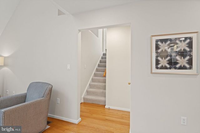 1424 BELCASTLE CT, Reston, VA 20194