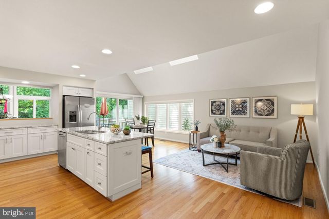 1424 BELCASTLE CT, Reston, VA 20194
