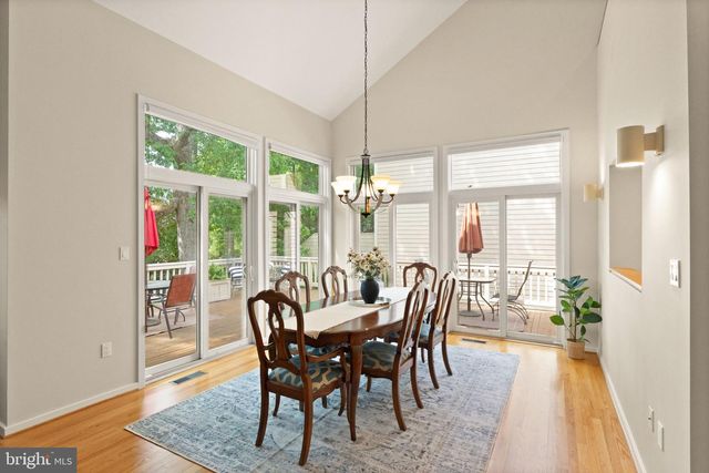 1424 BELCASTLE CT, Reston, VA 20194