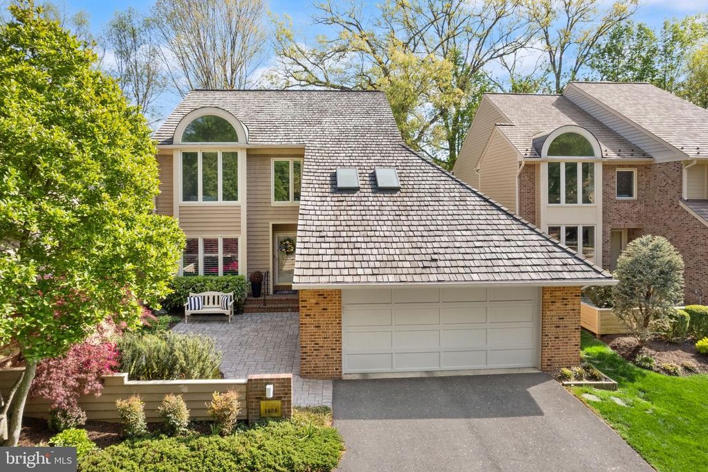 1424 BELCASTLE CT, Reston, VA 20194