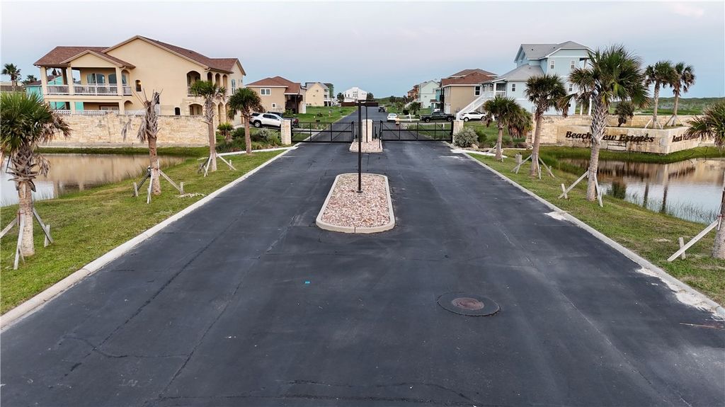 137 Beach View Dr, Port Aransas, TX 78373 — photo 3