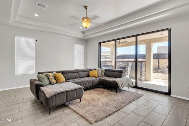 1044 Gaitan Street, Horizon City, TX 79928