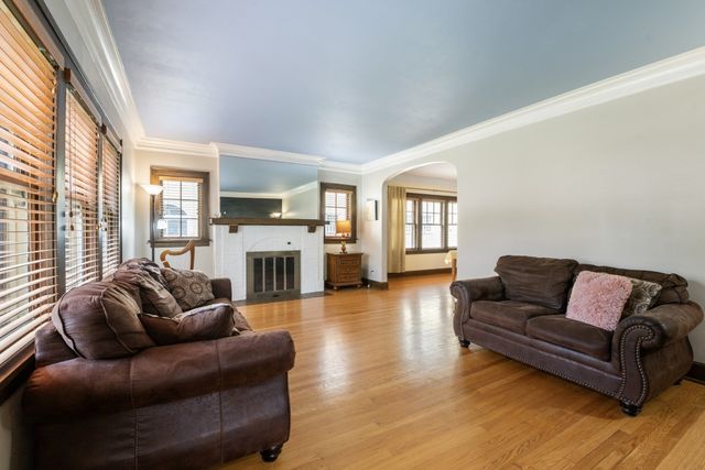 816 PARIS Avenue, Rockford, IL 61107