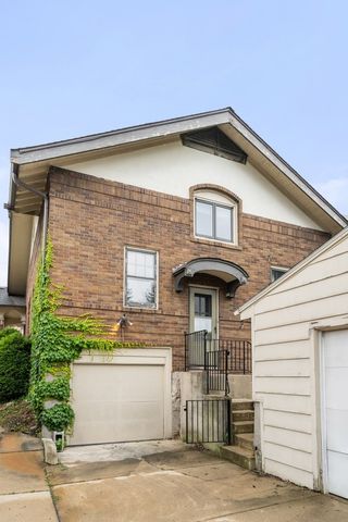 816 PARIS Avenue, Rockford, IL 61107