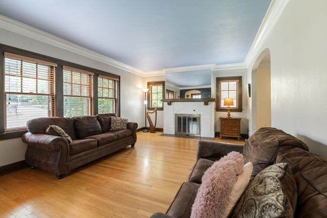 816 PARIS Avenue, Rockford, IL 61107
