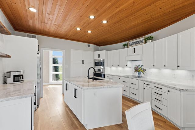 1504 Half Moon Drive, Wharton, TX 77488