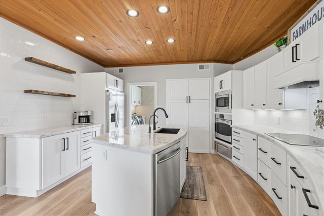 1504 Half Moon Drive, Wharton, TX 77488