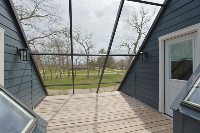 1504 Half Moon Drive, Wharton, TX 77488