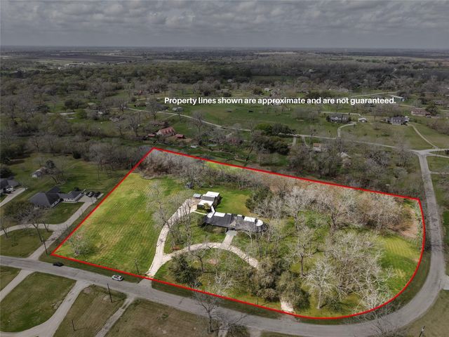 1504 Half Moon Drive, Wharton, TX 77488